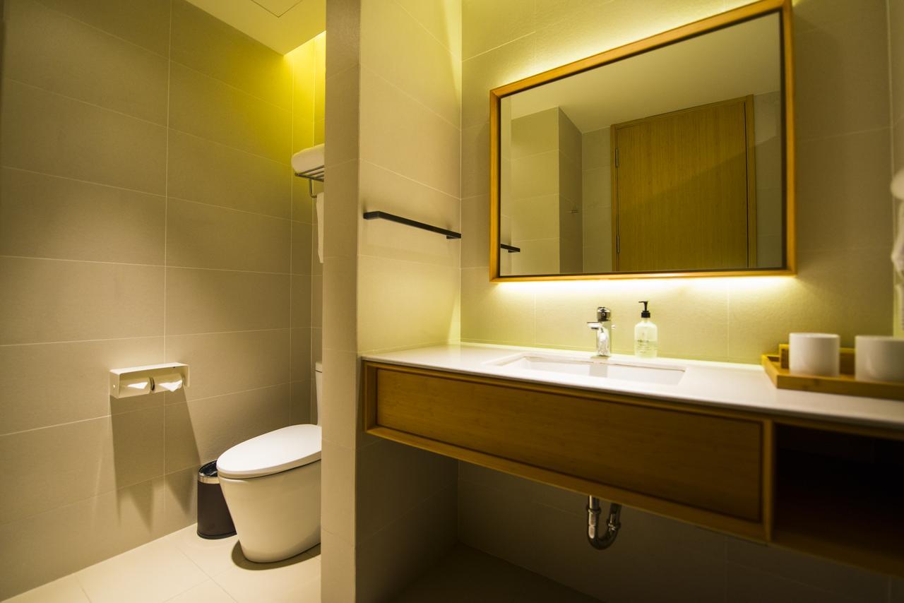 Ji Hotel Shanghai Hongqiao Transport Hub Linkong Zone Exterior photo