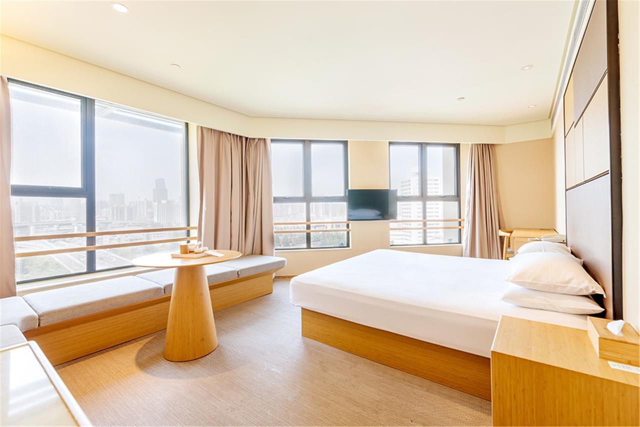 Ji Hotel Shanghai Hongqiao Transport Hub Linkong Zone Exterior photo